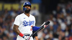 Sources: Dodgers maintain Heyward with $9M offer