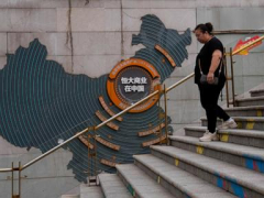 Chinese designer Evergrande runningtheriskof liquidation if financialinstitutions veto its strategy for handling big financialobligations
