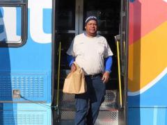 With no grocerystore for citizens of Atlantic City, New Jersey and healthcenters develop mobile groceries