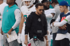 A mic’d-up Mike McDaniel anticipated a one-play Dolphins TD drive right before it occurred