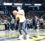 A Pacers fan drilled a half-court for $25,000 and had the most wonderful event