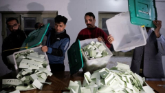 Loss of mobile phone service mostcurrent blow in dissentious Pakistan election