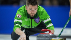 Ruling Brier champ Brad Gushue dealswith Saskatchewan’s Mike McEwen for Canadian males’s curling title