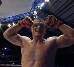 Video: Irish UFC hopeful Paul Hughes bludgeons challenger at Cage Warriors 170