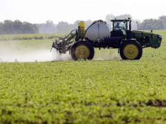 Weedkiller manufacturer seeks lawmakers’ help to squelch claims it failed to warn about cancer
