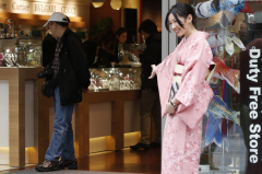 Japan eyes cashless tax refunds to travelers