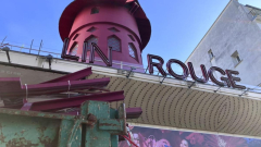 Windmill blades fall from renowned Moulin Rouge cabaret club in Paris