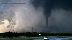 Texas observers capture looming twister on videocamera