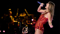 See Taylor Swift’s sizzling outfit shift at her Eras Tour Paris program