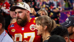 7 finest minutes from Travis Kelce participatingin Taylor Swift’s 87th Eras Tour reveal, consistingof her red and yellow clothing