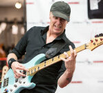 “The three-finger thing is really easy. It’s like knowing the patterns on a video videogame till you dominate it”: Billy Sheehan discusses his three-finger plucking strategy