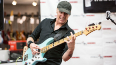 “The three-finger thing is really easy. It’s like knowing the patterns on a video videogame till you dominate it”: Billy Sheehan discusses his three-finger plucking strategy
