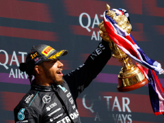 Formula One: Lewis Hamilton beats Max Verstappen to win British Grand Prix