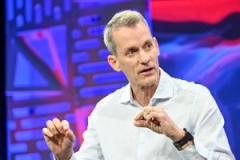 Google chief researcher Jeff Dean: AI requires ‘algorithmic developments,’ and AI is not to blame for impact of information center emissions boost