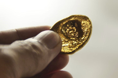 Gold loses shine amidst UnitedStates economiccrisis worries following ISM information