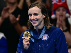 Ledecky seals GOAT status, USA break world record in Olympic swimming swimmingpool