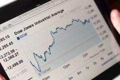 Dow Jones Industrial Average flatlines on Friday, ends week where it began