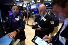 Wall St covers up finest week of the year as economicdownturn worries fade