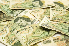 Mexican Peso extends decrease after retail sales fell more than anticipated