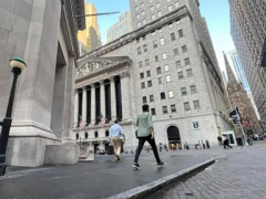 Stock market today: Wall Street climbsup as S&P 500 closes out 4th straight winning month