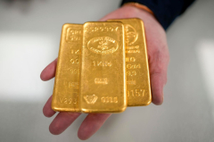 Little Investors Join The Gold Rush Via ETFs With $2900/oz In Sight