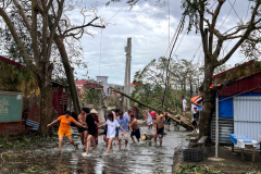 Vietnam leaves hundreds as brand-new storm strikes