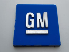 GM remembering more than 449,000 SUVs, pickups due to problem with low brake fluid caution light