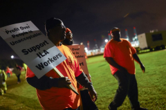 White House sides with union as UnitedStates dockworker strike getsin 2nd day