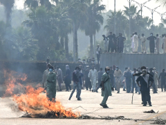 Advocates of imprisoned ex-PM rally in Pakistan regardlessof authorities crackdown