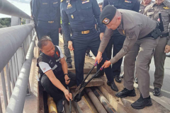 Unlawful web cabletelevisions discovered setup throughout Thai-Lao bridge