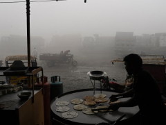 Schools to close as air contamination strikes record high in Pakistan’s Lahore