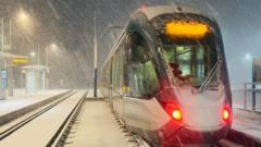 Snow falls as UK dealswith ‘first taste of winterseason’