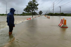 Extreme flooding continues in South, trains interferedwith