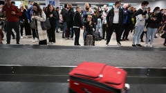 Christmas travel: Sydney and Melbourne Airport warn of delays with record passengers expected