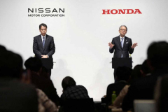 Honda, Nissan move to closer tie-up as competition intensifies, source says