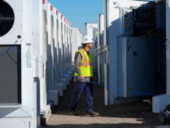 Climate-friendly electricity sees big battery projects soar again for 2024