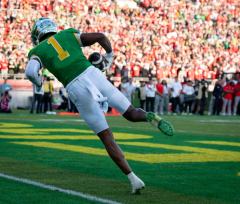 Traeshon Holden is the Player of the Game in Oregon’s embarrassing loss to Ohio State