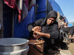 ‘We lost so many’: Gaza cautiously waits for ceasefire as bombing continues