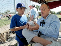 Fay Vincent, baseball commissioner during three years of turmoil, dies at 86