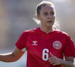 Spurs sign Denmark midfielder Holdt