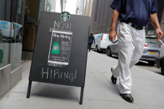 US labor market stays resilient, but workers less productive in Q1