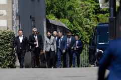US-China trade talks continue in Geneva