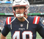 Dolphins sign longtime Patriots long snapper