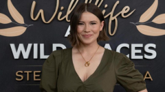 ‘That thing’s gotta come out’: Bindi Irwin misses Steve Irwin Gala to undergo surgery