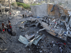 Israeli attacks on Gaza kill 70 as ceasefire talks continue