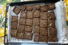 Ginger, Turmeric & Sesame Crackers