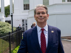 US declines to label China a currency manipulator, but blasts its transparency policies