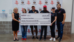 Calvin Murphy, Gretchen Sheirr lead Rockets’ community service event at Houston Food Bank
