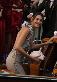 Leonardo DiCaprio’s girlfriend, Vittoria Ceretti, suffers embarrassing wardrobe malfunction at Bezos wedding