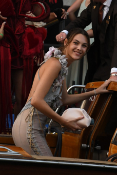 Leonardo DiCaprio’s girlfriend, Vittoria Ceretti, suffers embarrassing wardrobe malfunction at Bezos wedding